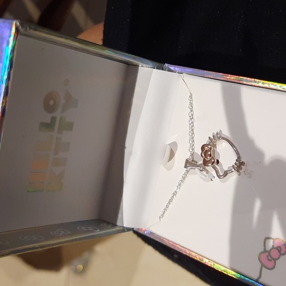 NWT AUTHENTIC HELLO KITTY GENUINE SOLID STERLING SILVER ROSE 🌹 GOLD BOW 🙇♀️ ✨ - Picture 2 of 6